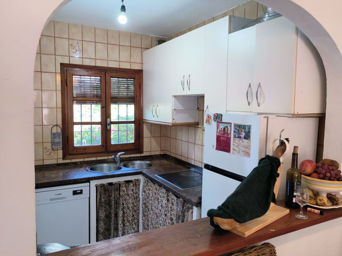 Image No.13-2 Bed Property for sale