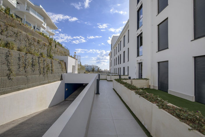 Image No.23-3 Bed Property for sale