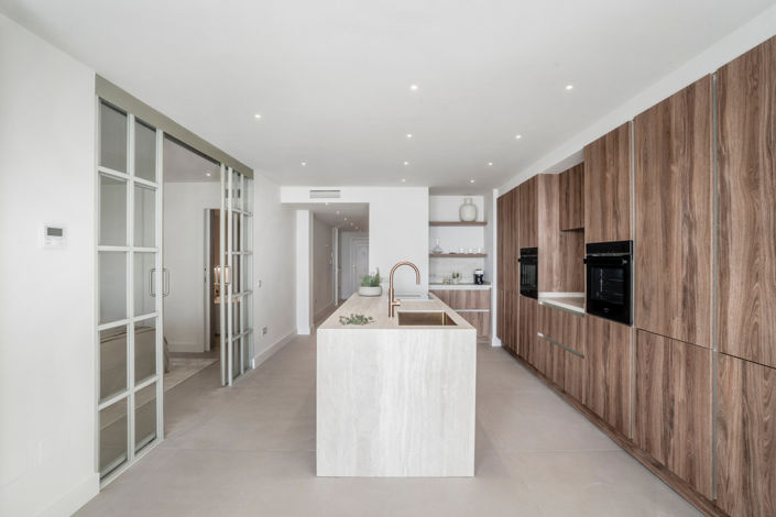 Image No.11-3 Bed Property for sale