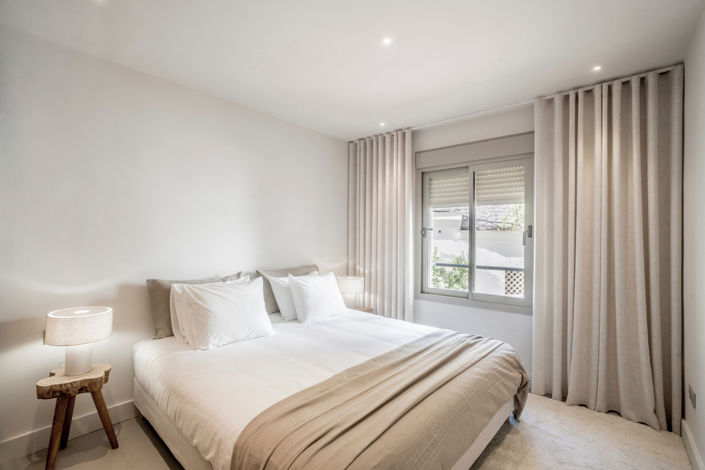 Image No.25-3 Bed Property for sale