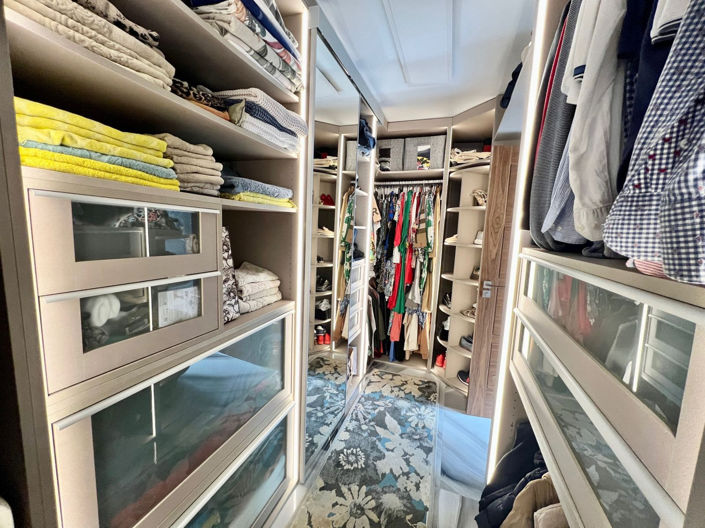 Image No.16-4 Bed Property for sale