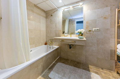 property764871660ff420858287bcd09f2a006830e