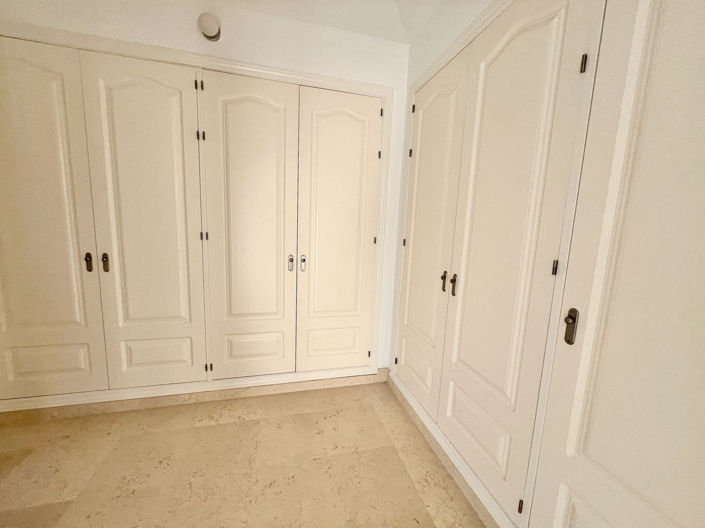 Image No.20-3 Bed Property for sale