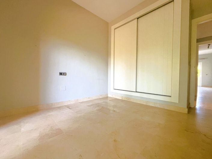 Image No.18-2 Bed Property for sale