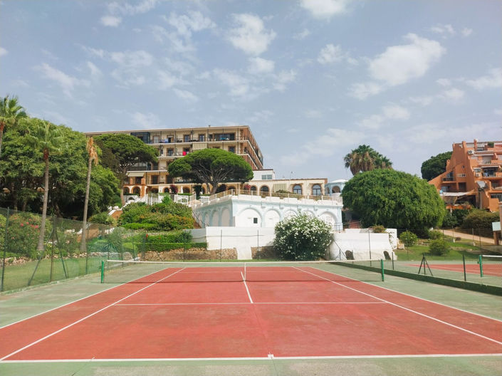 Image No.21-2 Bed Property for sale