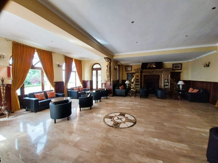 Image No.27-2 Bed Property for sale