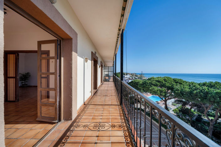 Image No.36-2 Bed Property for sale