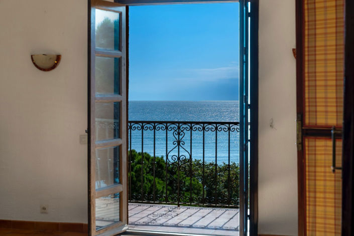 Image No.43-2 Bed Property for sale