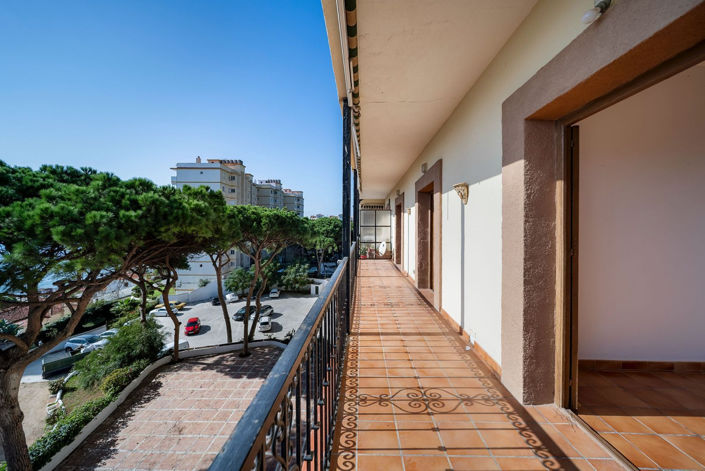 Image No.49-2 Bed Property for sale