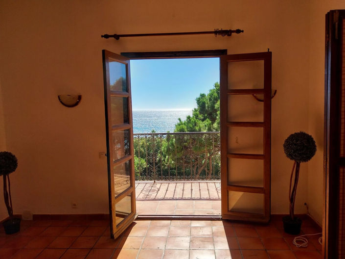 Image No.8-2 Bed Property for sale