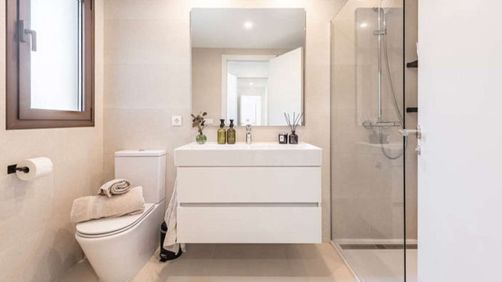 Image No.13-3 Bed Property for sale