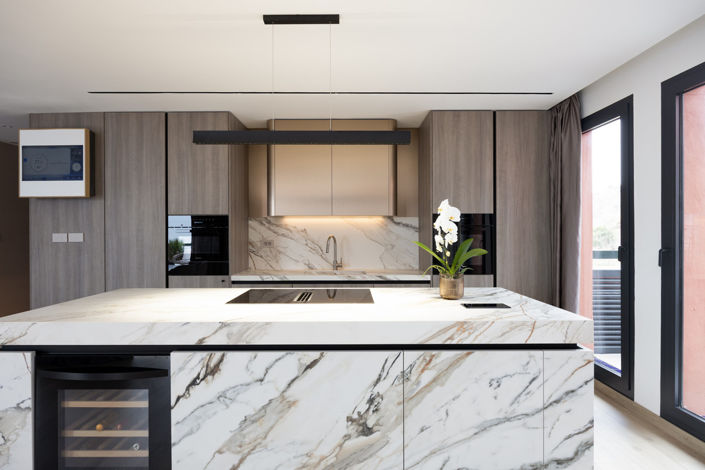 Image No.10-3 Bed Property for sale