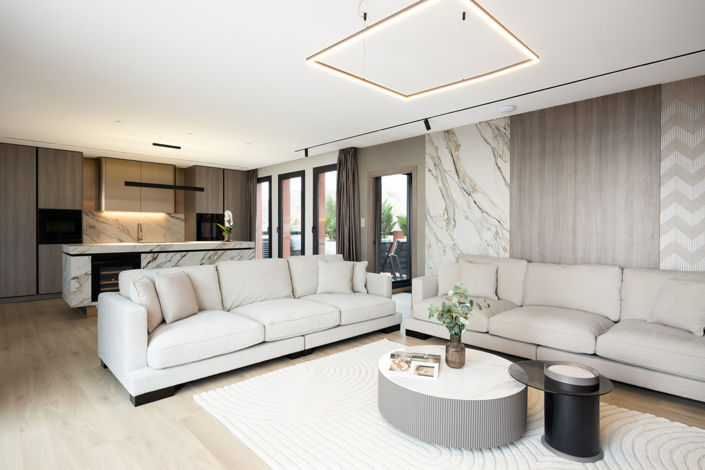 Image No.3-3 Bed Property for sale