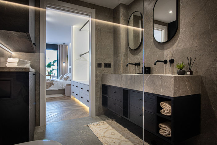 Image No.12-3 Bed Property for sale