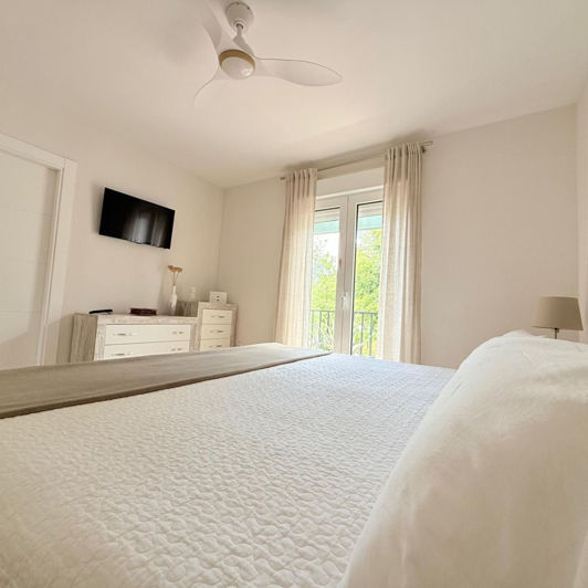 Image No.16-5 Bed Townhouse for sale