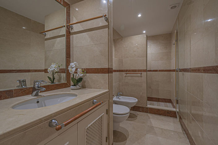 Image No.16-2 Bed Property for sale