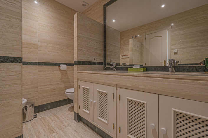 Image No.19-2 Bed Property for sale