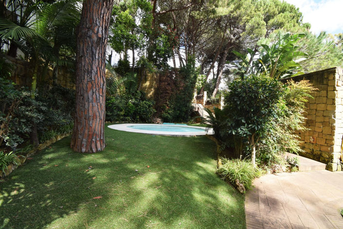 Image No.20-2 Bed Property for sale