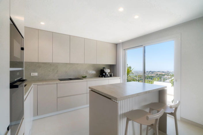 Image No.10-3 Bed Property for sale