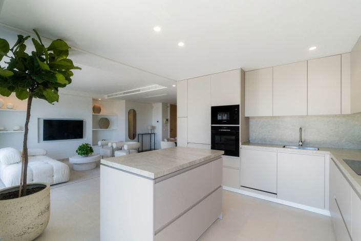 Image No.14-3 Bed Property for sale