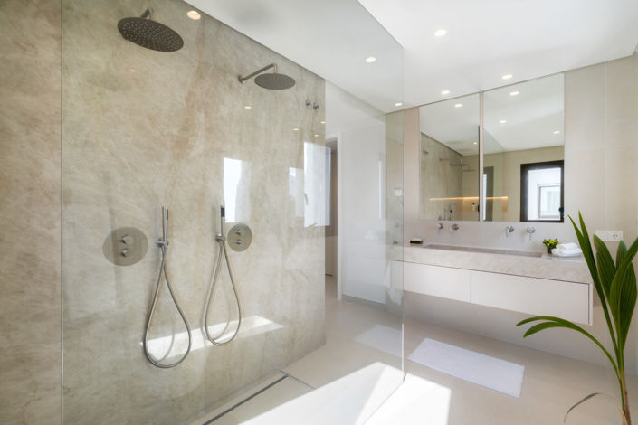 Image No.19-3 Bed Property for sale