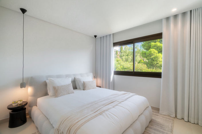 Image No.20-3 Bed Property for sale