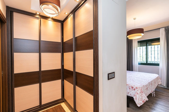 Image No.13-3 Bed Property for sale