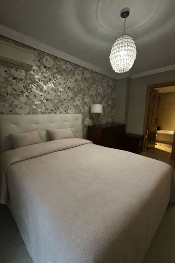 Image No.10-2 Bed Property for sale