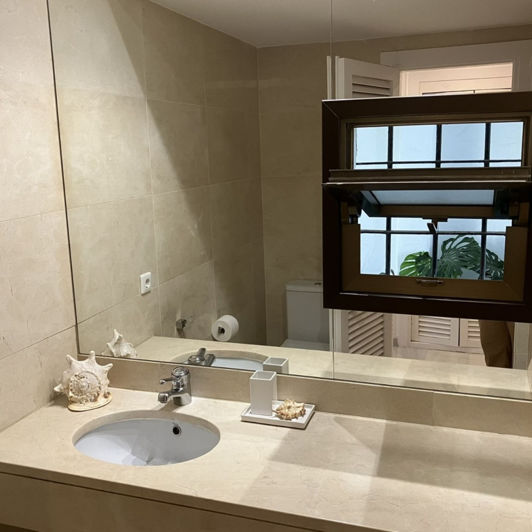 Image No.37-3 Bed Property for sale