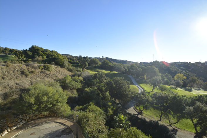 Image No.11-2 Bed Property for sale