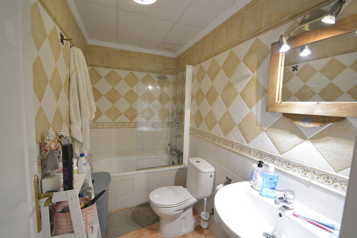 Image No.2-2 Bed Property for sale