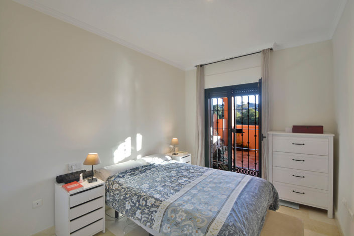 Image No.20-2 Bed Property for sale