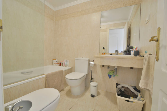 Image No.22-2 Bed Property for sale