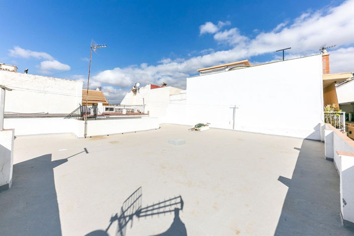 Image No.17-4 Bed Townhouse for sale