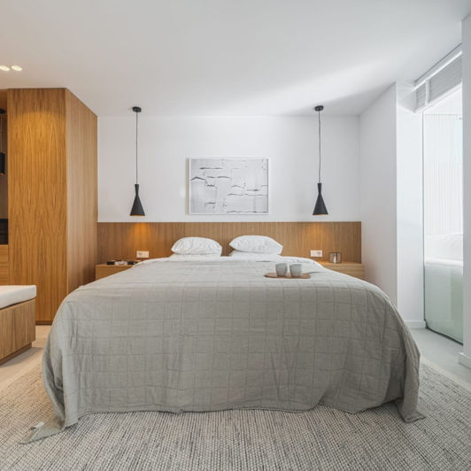 Image No.10-3 Bed Property for sale