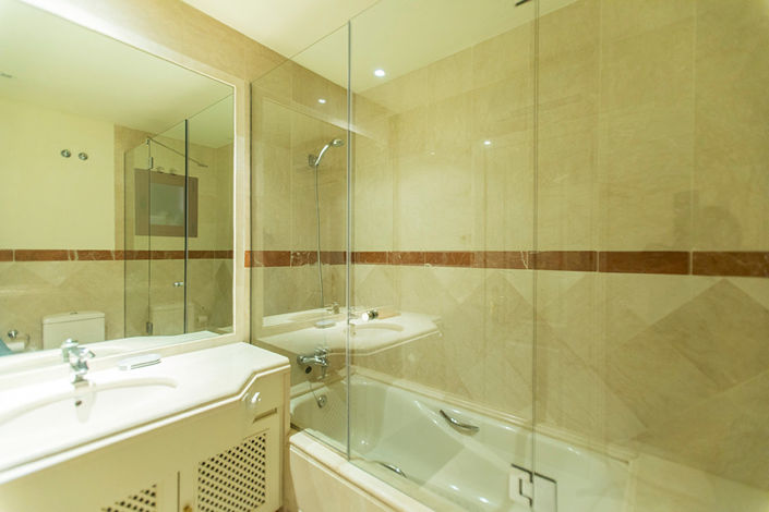 Image No.10-3 Bed Property for sale