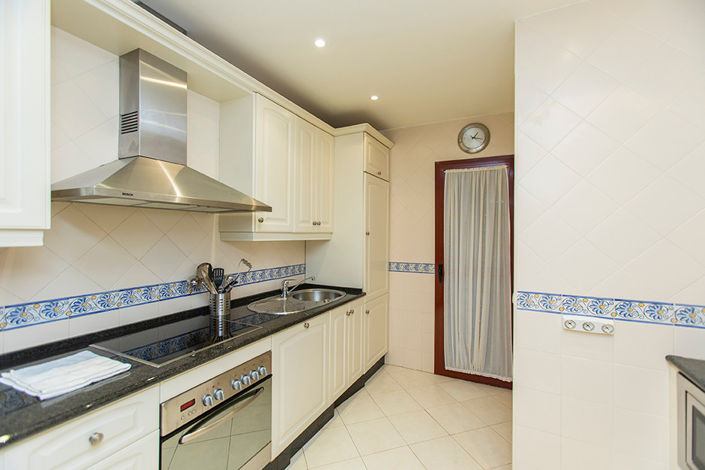 Image No.6-3 Bed Property for sale