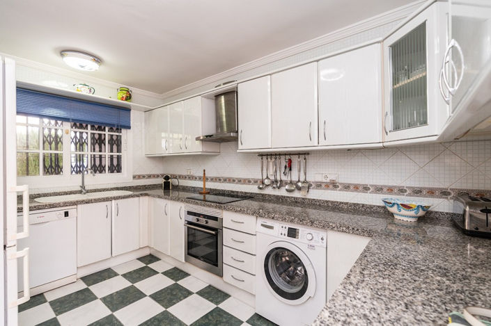 Image No.5-3 Bed Property for sale