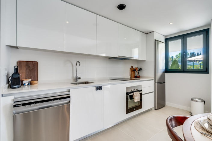 Image No.14-2 Bed Property for sale