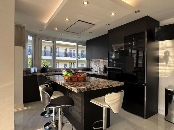 Image No.14-2 Bed Property for sale