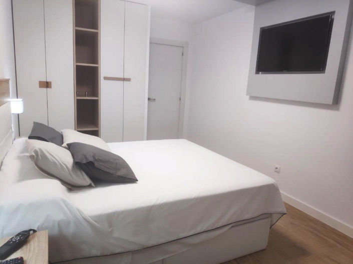 Image No.6-1 Bed Property for sale