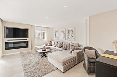 property9869099bfe52b75423b61b953a1d7e27935