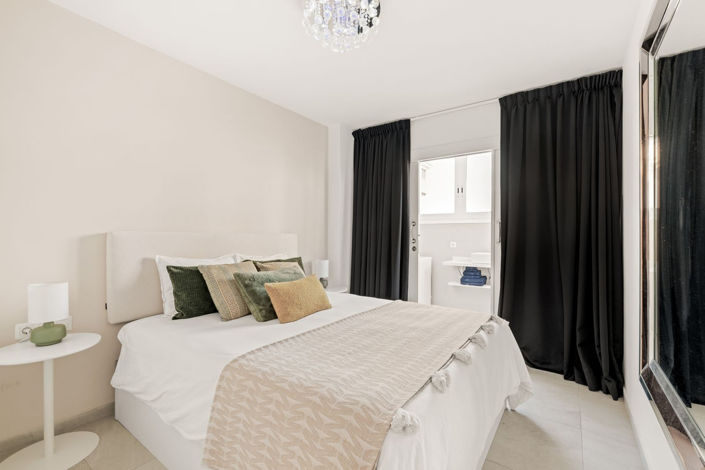 Image No.19-3 Bed Property for sale