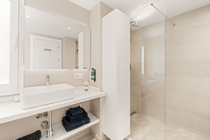 Image No.4-3 Bed Property for sale