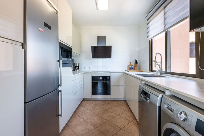 Image No.10-3 Bed Property for sale