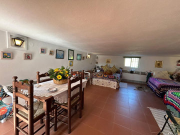 property1039fee172f04f07ac9a024c47bbe1dde9d4