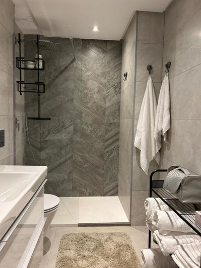 Image No.19-3 Bed Property for sale