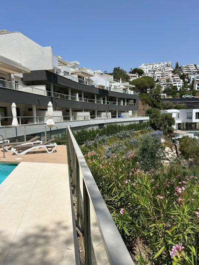 Image No.40-3 Bed Property for sale