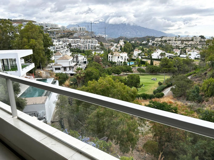 Image No.6-3 Bed Property for sale