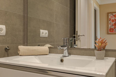 property85677f095e7fe7b0c43ffd1669e9496f6b9